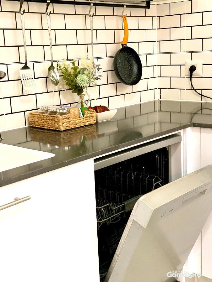 • Spacious Apartment In Trendy Akko/Acre • Екстер'єр фото
